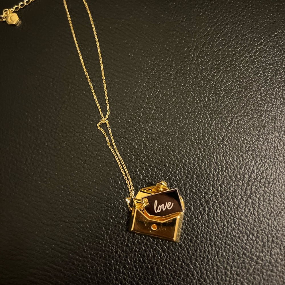 Custom made envelope Love necklace. Brand new, very good condition